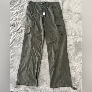 NWT Olive Men’s XL cargo pants